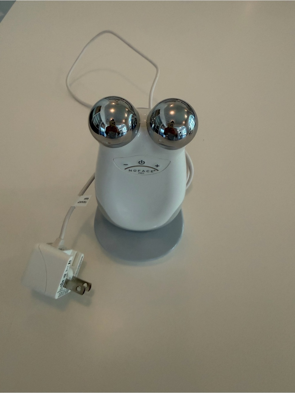 NUFACE pro  Facial Toning Device